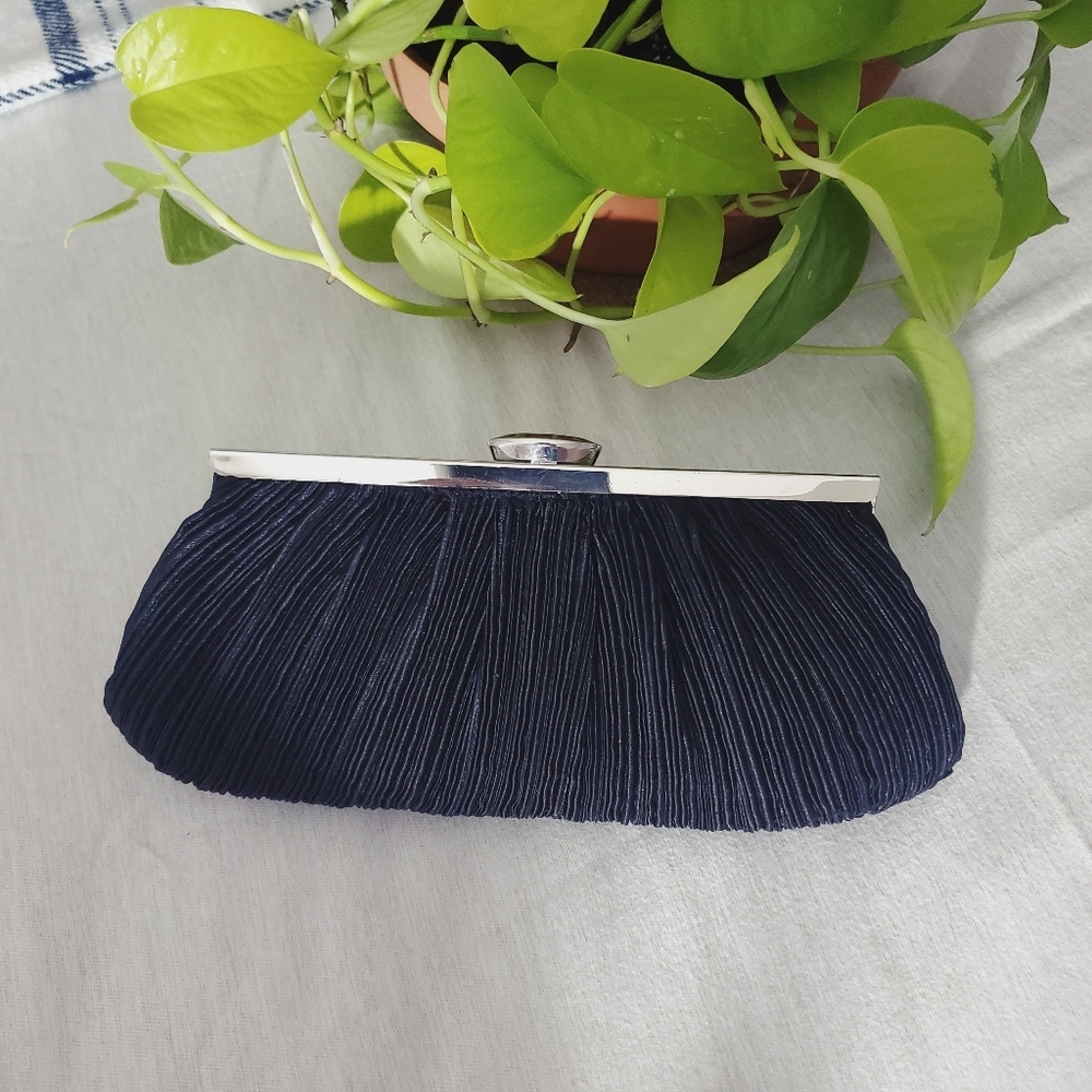 Vintage Y2k Le Chateau Creped Ruched Textured Clutch Purse